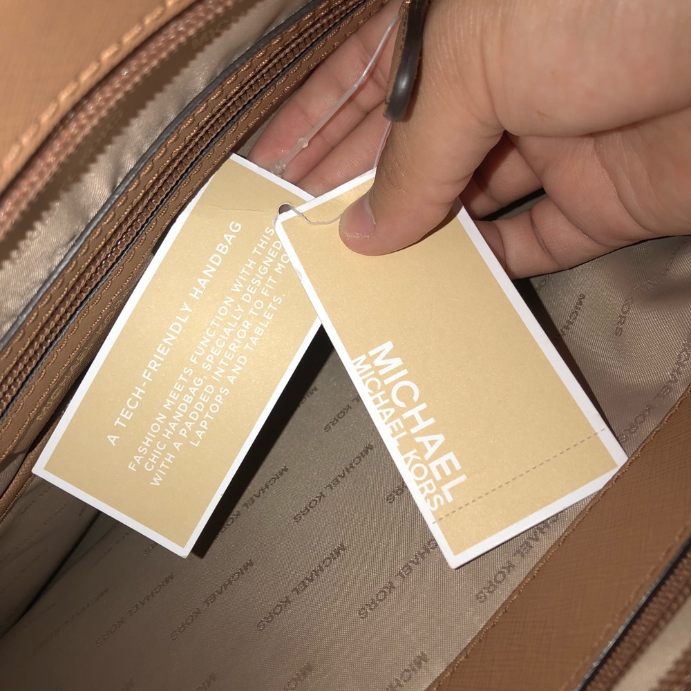 Michael Kors Signature Rivington XL Tote Vanilla - Picture 7 of 7